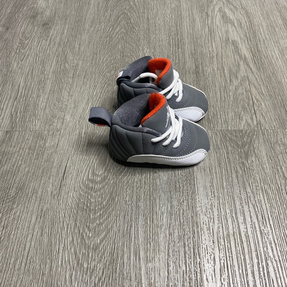 Kids Gray and White Shoes - Picture 3 of 8